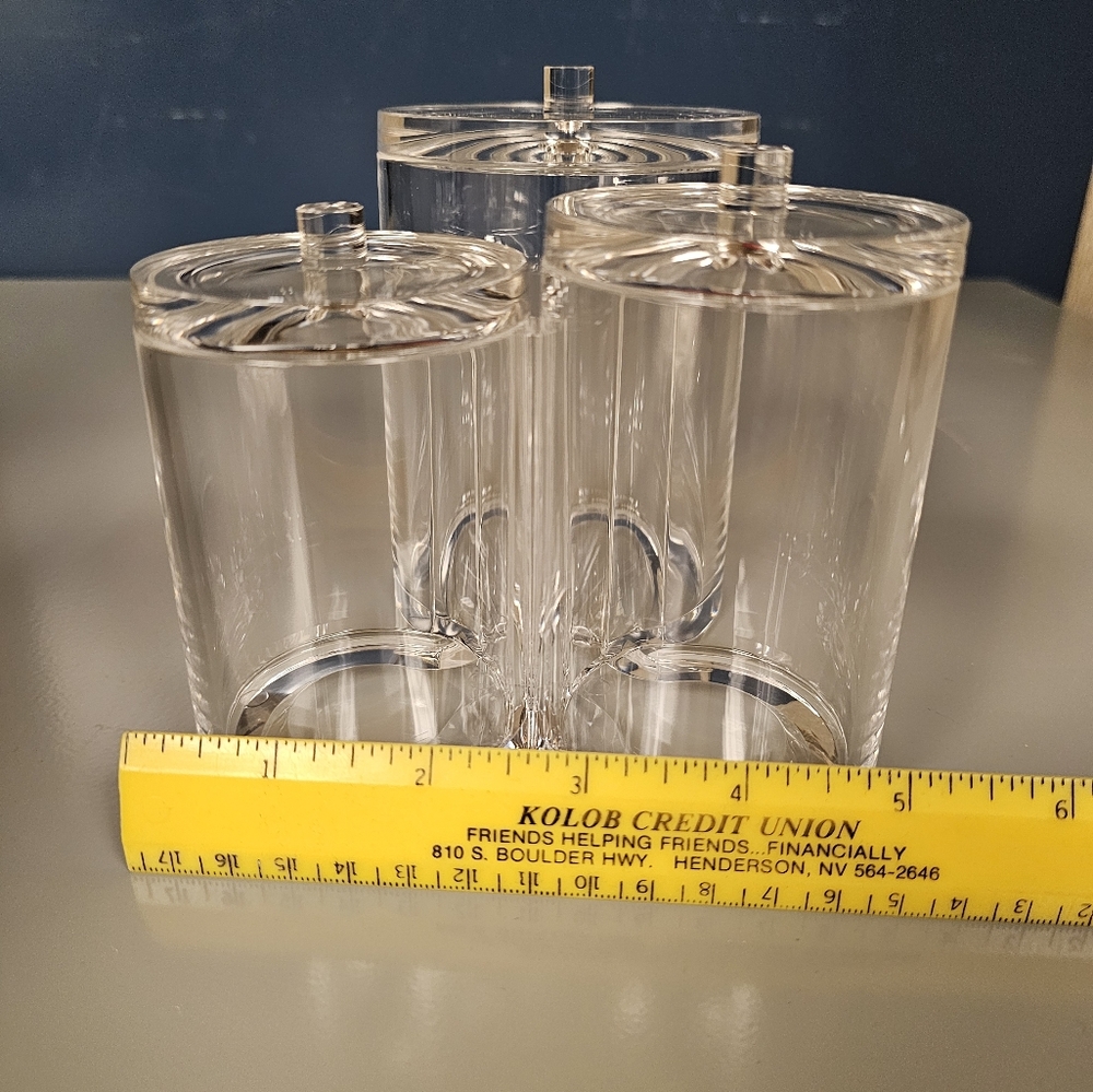 One Piece Set of 3 Clear Tumblers W/ Lids - Picture 2 of 4